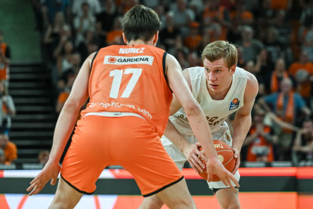 此次签约不 此次签约不