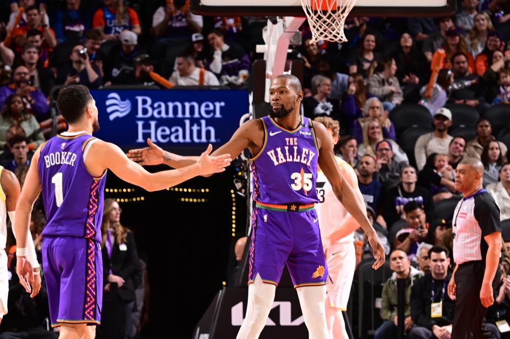 员纷纷围向 员纷纷围向